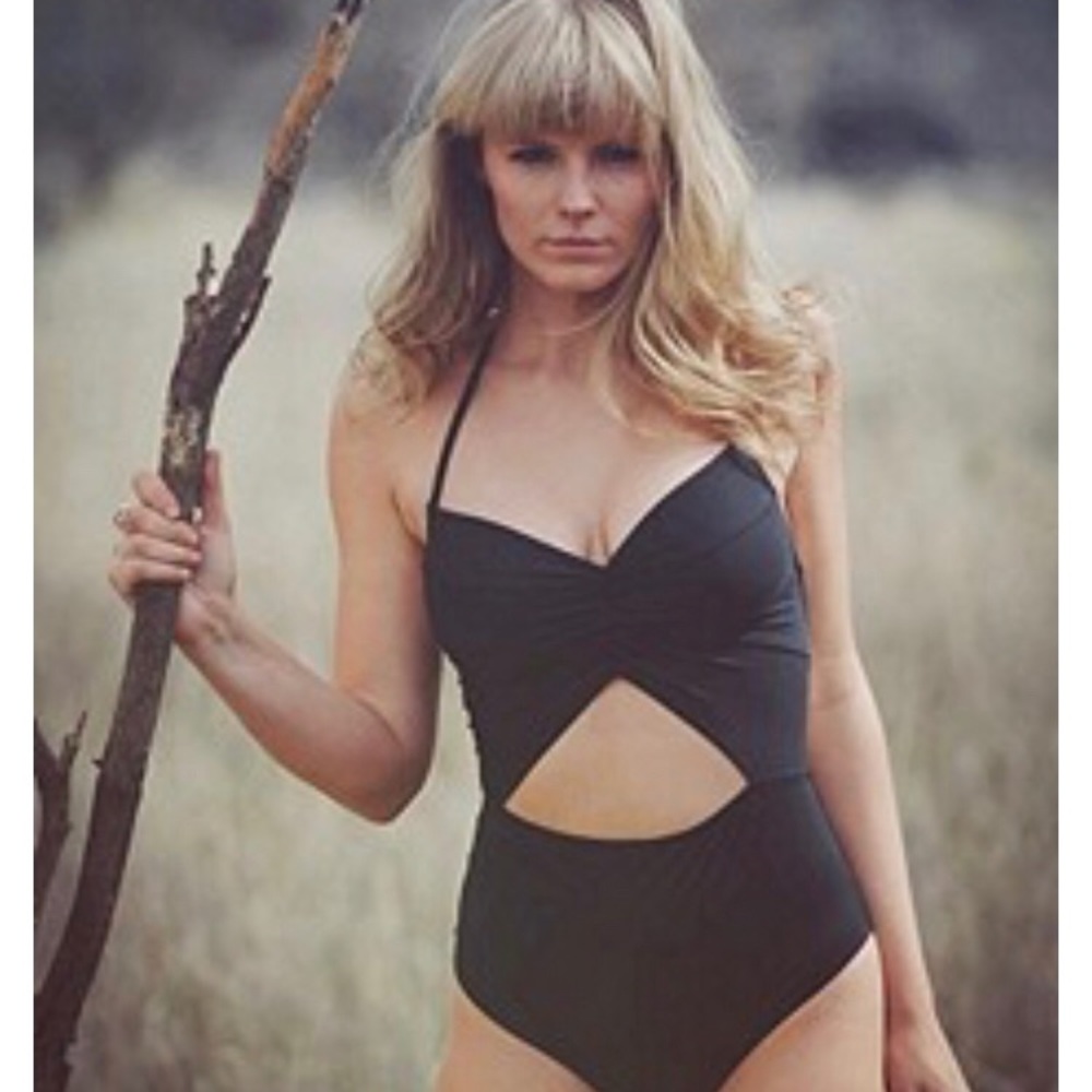 KORE SWIM black cut out halter one piece XS